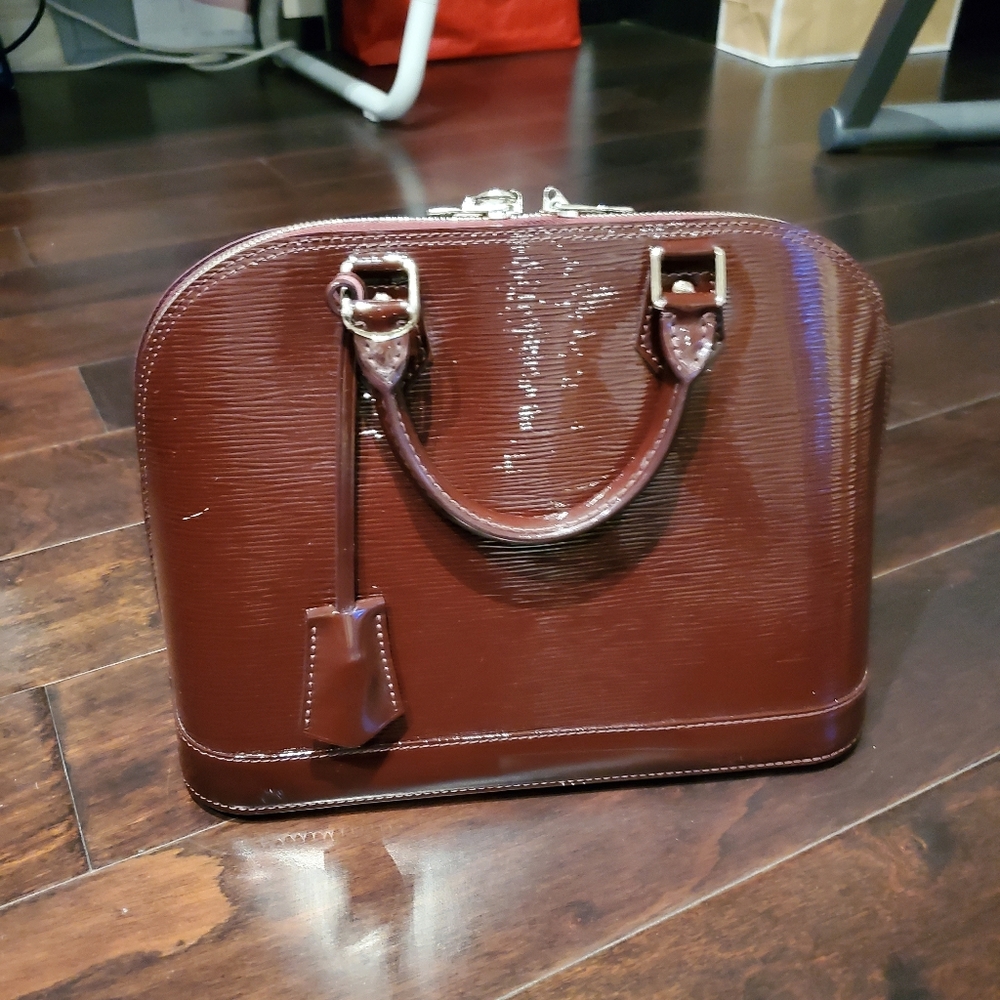 Louis Vuitton Epi Alma BB